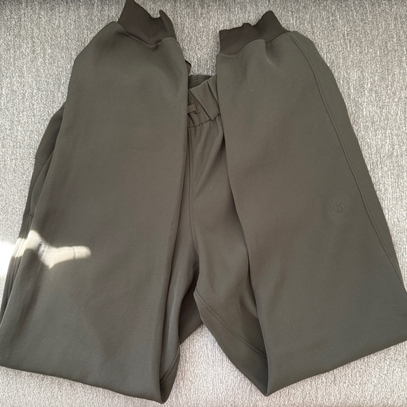Lululemon On The Fly Jogger Olive Green 4 - Picture 4 of 6
